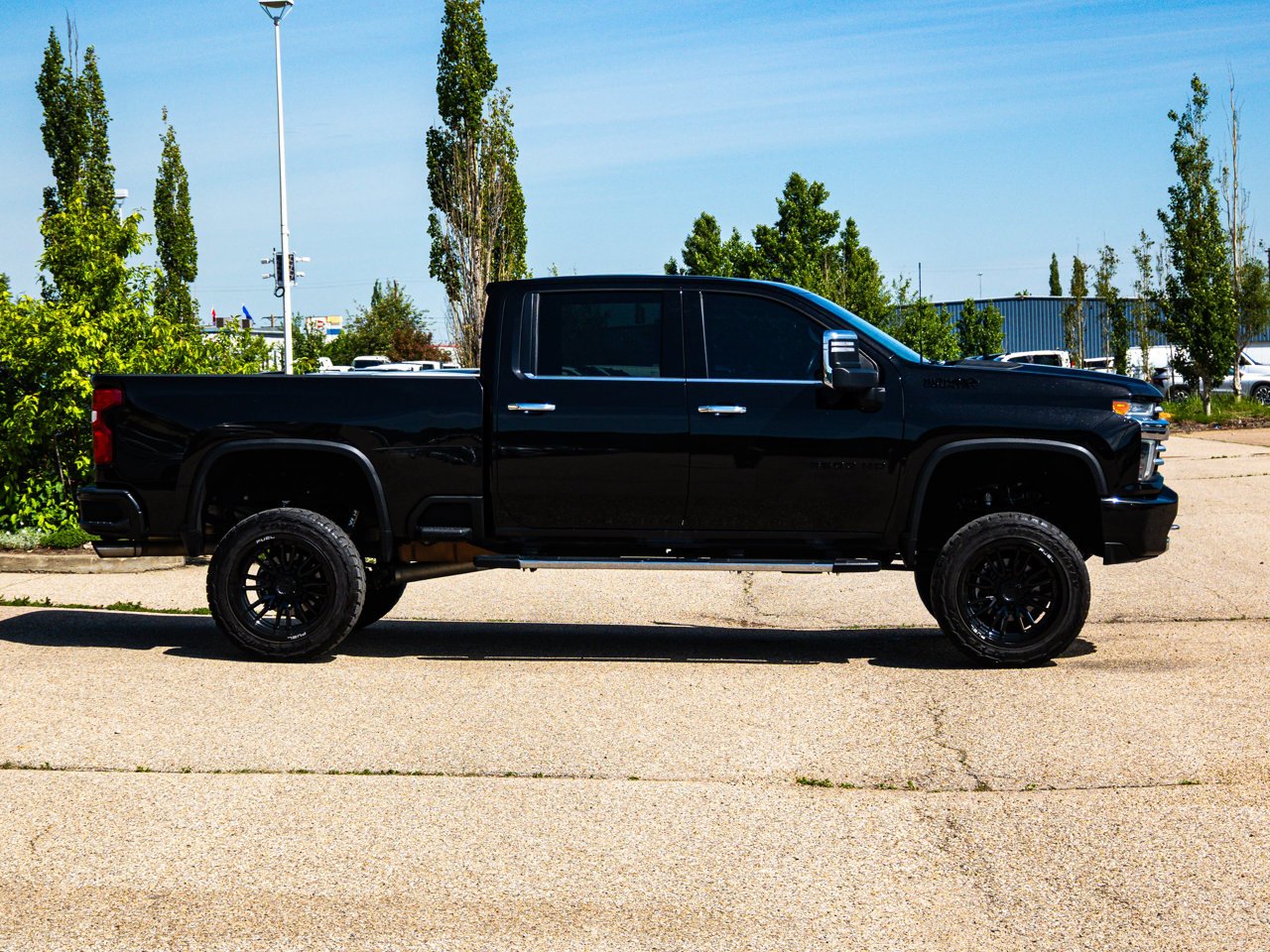 2023 Chevrolet Silverado 3500HD 4WD Crew Cab 159 High Country Black Sherwood Park - photo #13