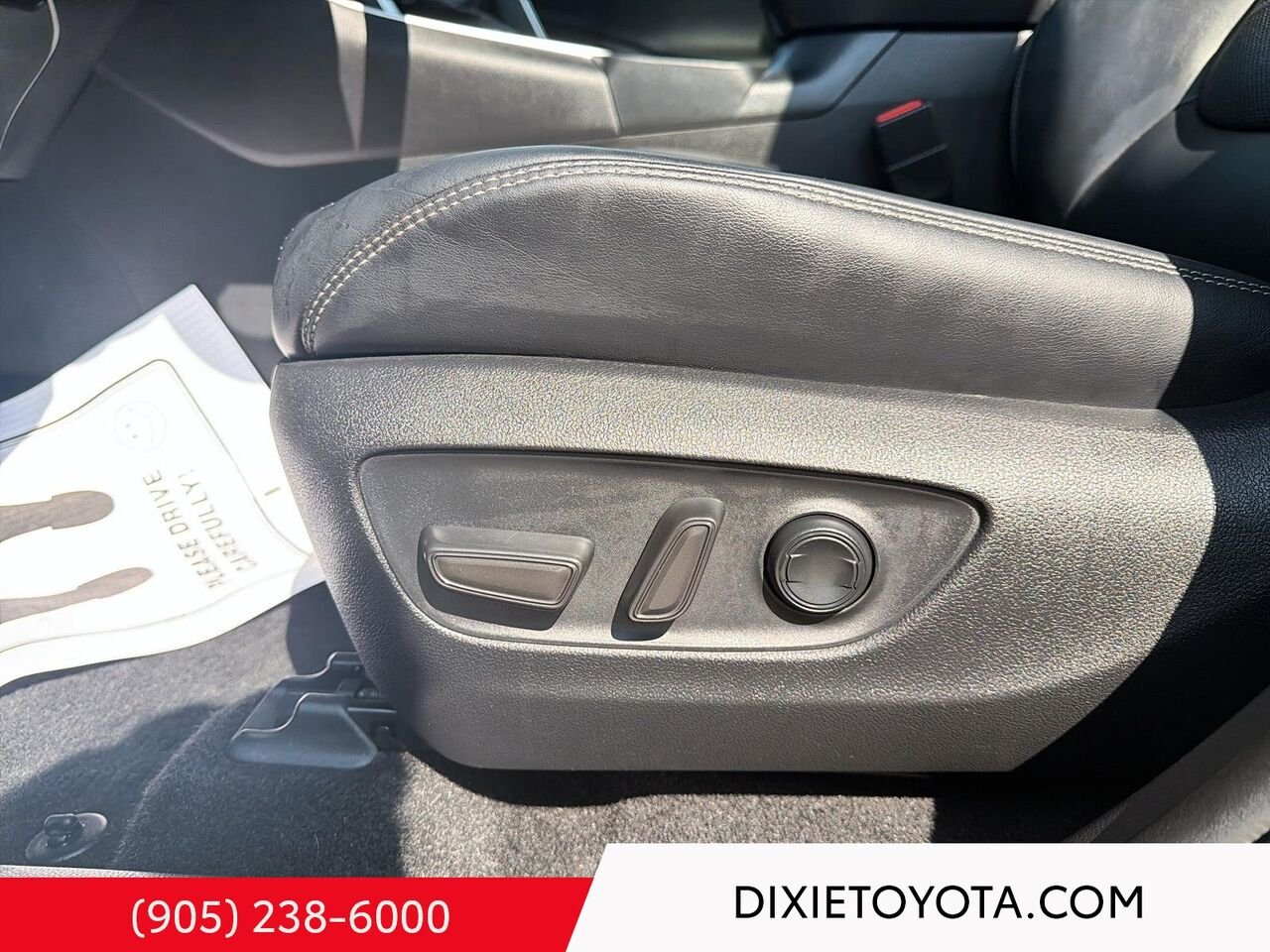 2021 Toyota RAV4 LIMITED AWD / HEATED AND VENTILATED SEATS / MOONROOF / LEATHER SURFACE / ALLOY WHEELS / CARPLAY AND ANDROID AUTO Grey Mississauga - photo #7