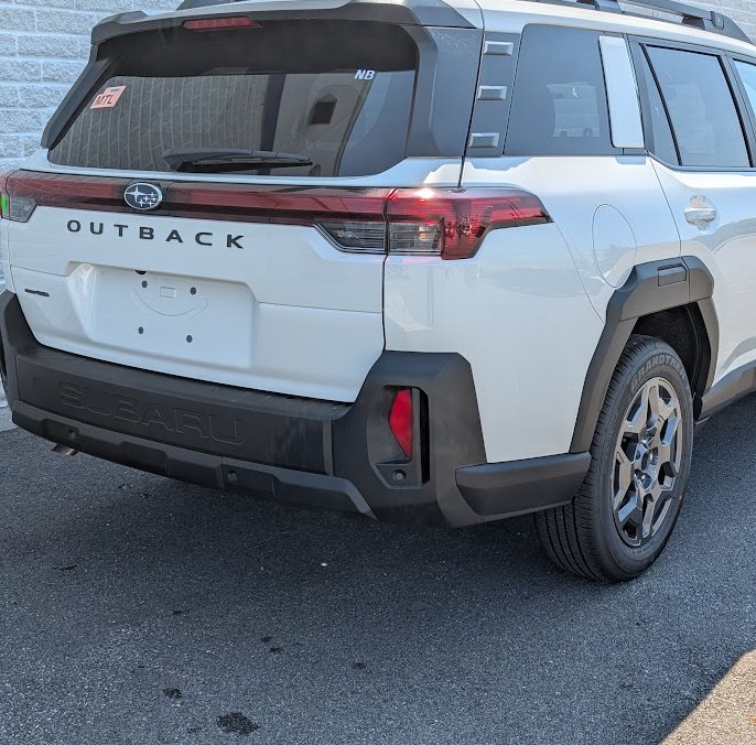 2026 SUBARU Outback TOURING Crystal White Pearl