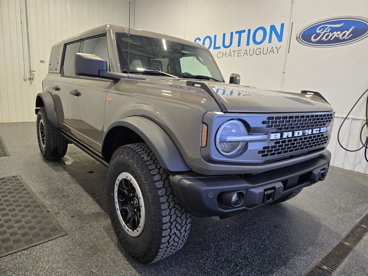 Ford Bronco 2026 Gris Saint-Eustache - photo #3