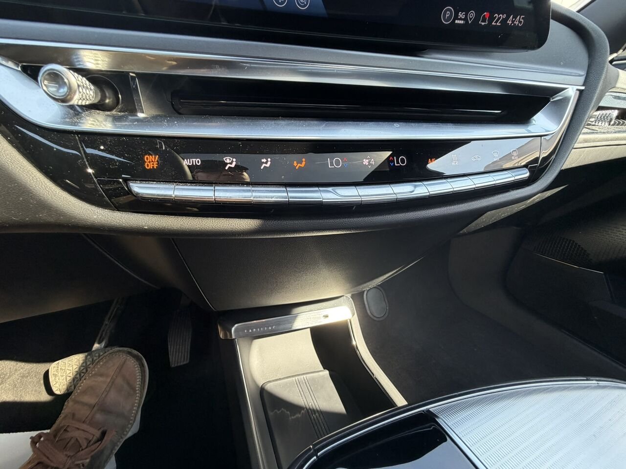 2024 Cadillac LYRIQ Tech FINANCEMENT À PARTIR DE 0.99% Red Laval - photo #25