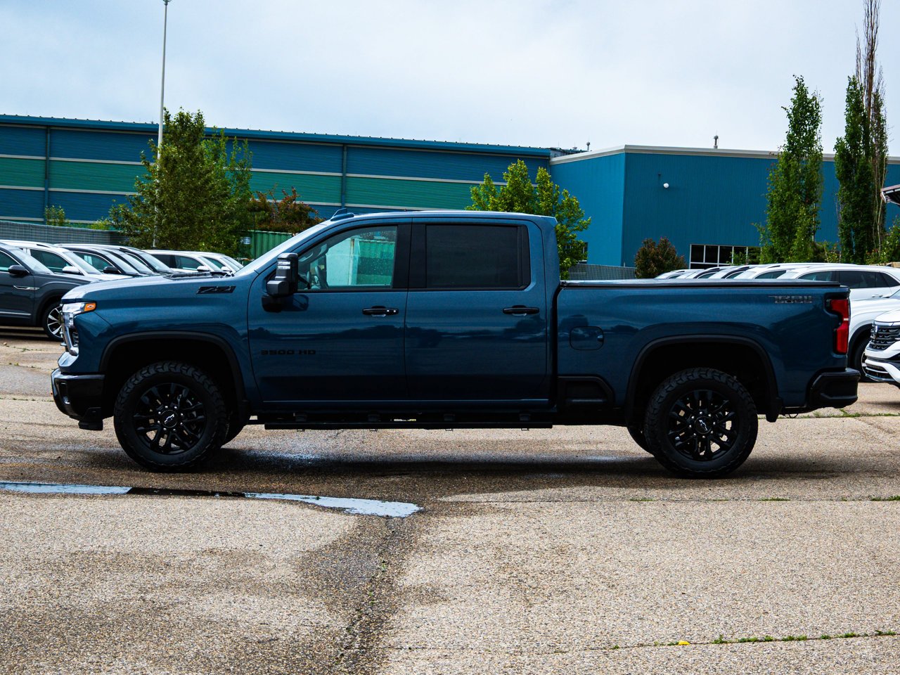 2026 Chevrolet Silverado 3500HD 4WD Crew Cab 159 LTZ Blue Sherwood Park - photo #9