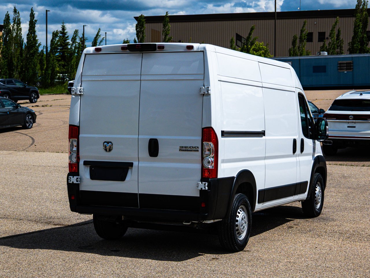 2025 Ram ProMaster Cargo Van Tradesman 2500 High Roof 136 WB w/Pass Seat White Sherwood Park - photo #12