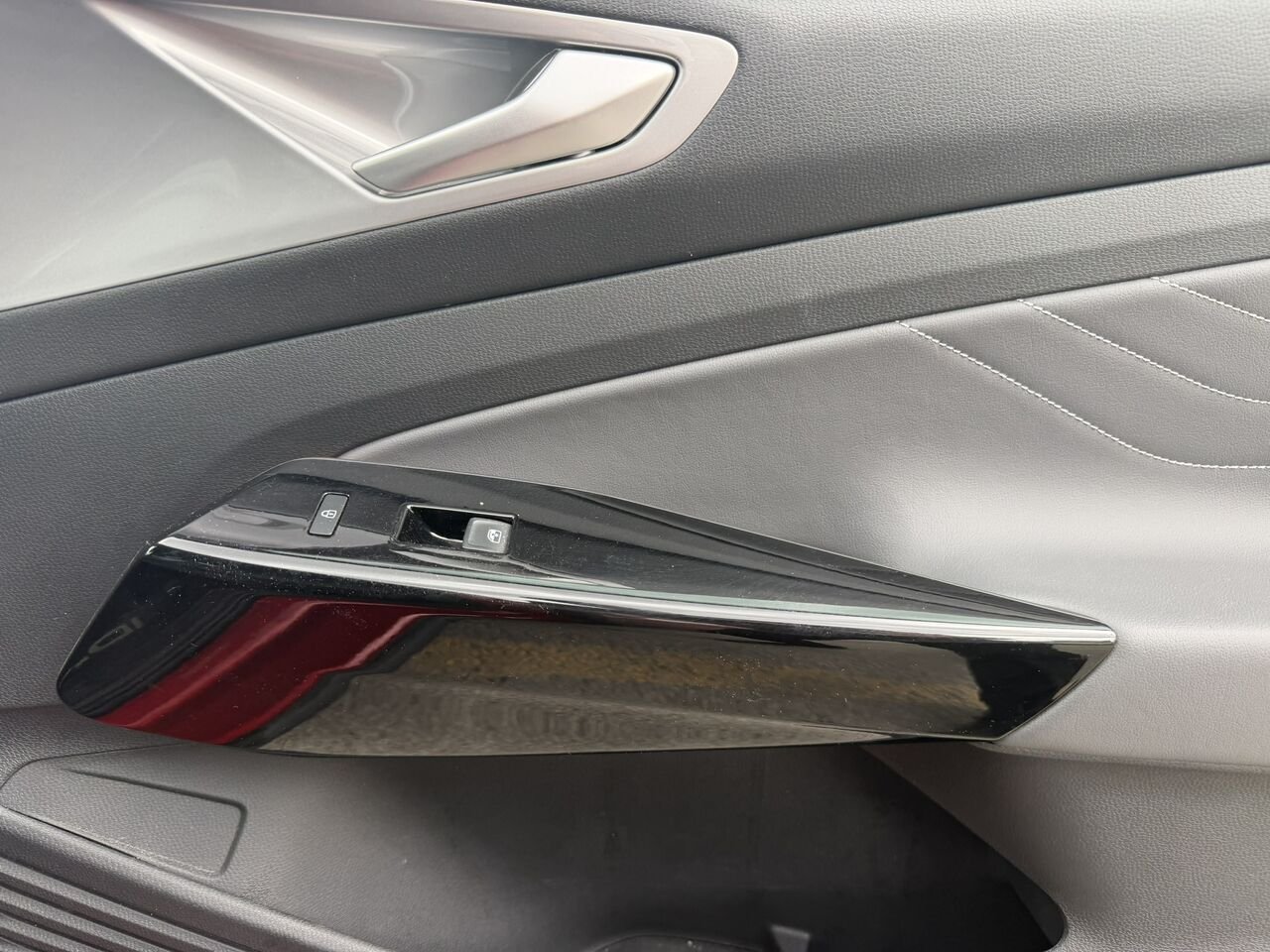 Volkswagen ID.4 Pro 2023 Rouge Laval - photo #14