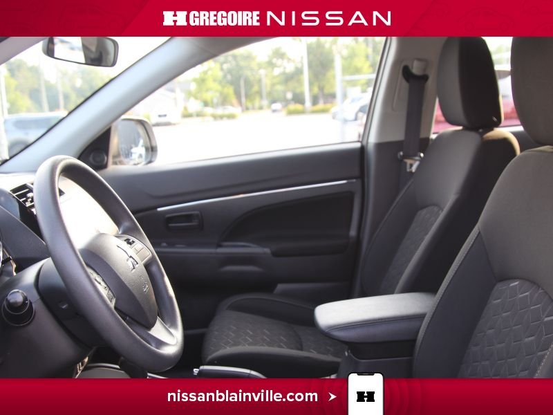 2022 Mitsubishi RVR White Blainville - photo #12