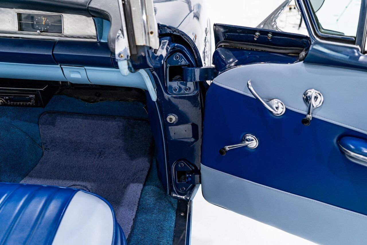 Buick Special 364/300HP NailHead 1 of only 2,056 | PRICE IN USD 1957 Bleu Montréal - photo #64