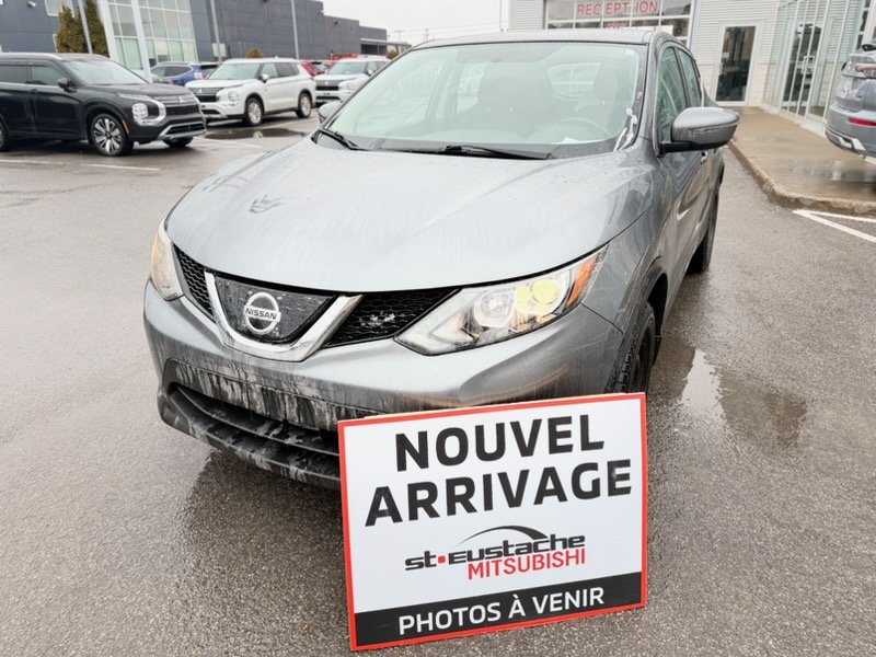 Nissan Qashqai SV-TOIT OUVRANT-SIÈGES CHAUFFANTS-CAMERA DE RECUL 2018 Gris
