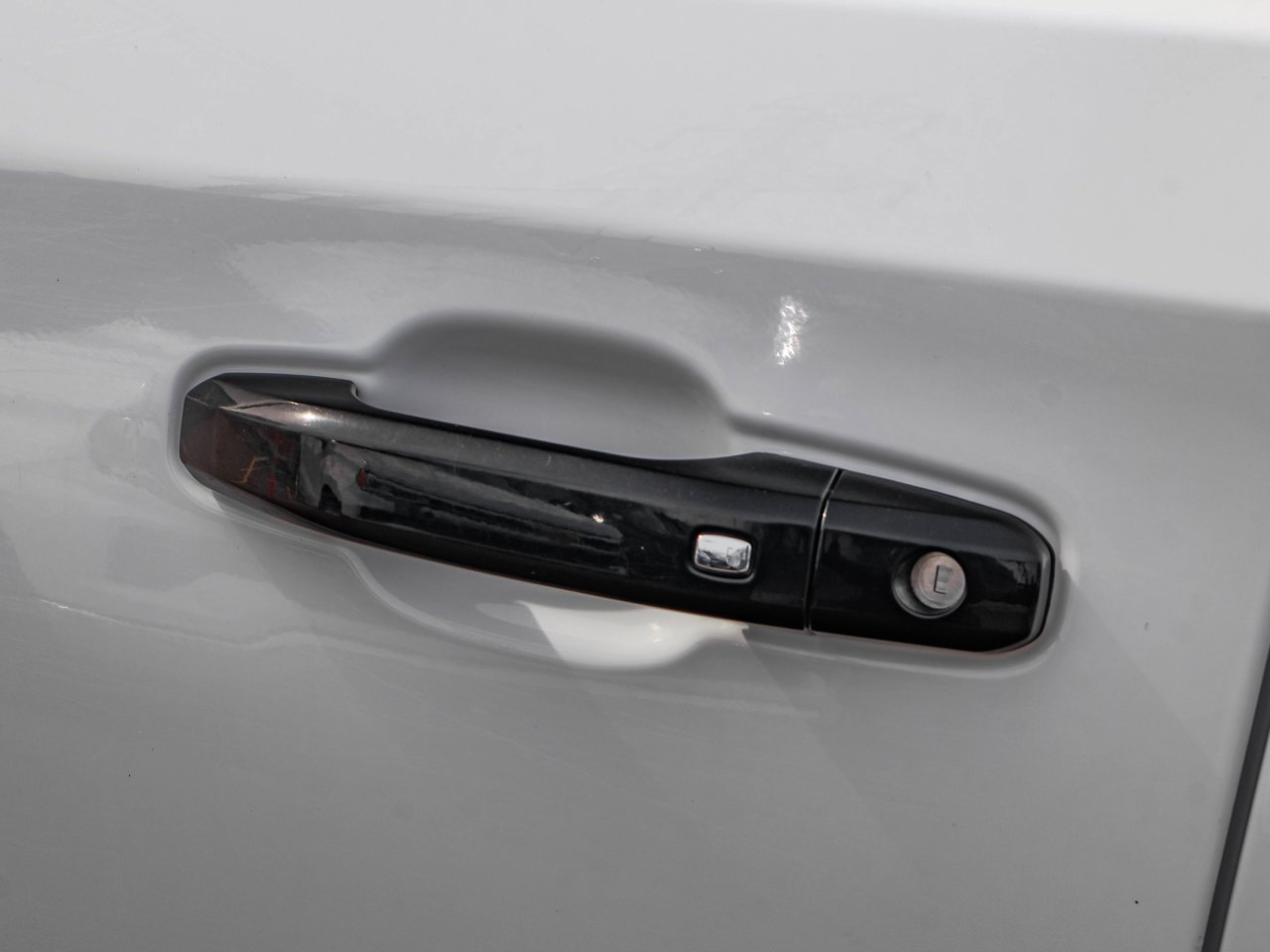 2022 Chevrolet Silverado 1500 4WD Crew Cab 147 LT Trail Boss White Sherwood Park - photo #11