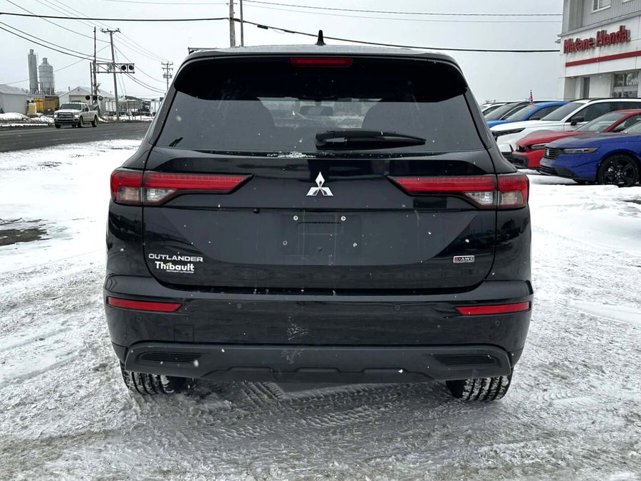 2022 MITSUBISHI OUTLANDER ES 2022 Black