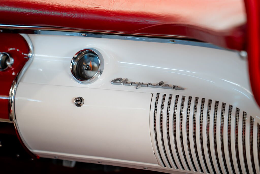Chrysler New Yorker PRIX IN USD St.Regis | CAR IN MILES 1955 Rouge Montréal - photo #37
