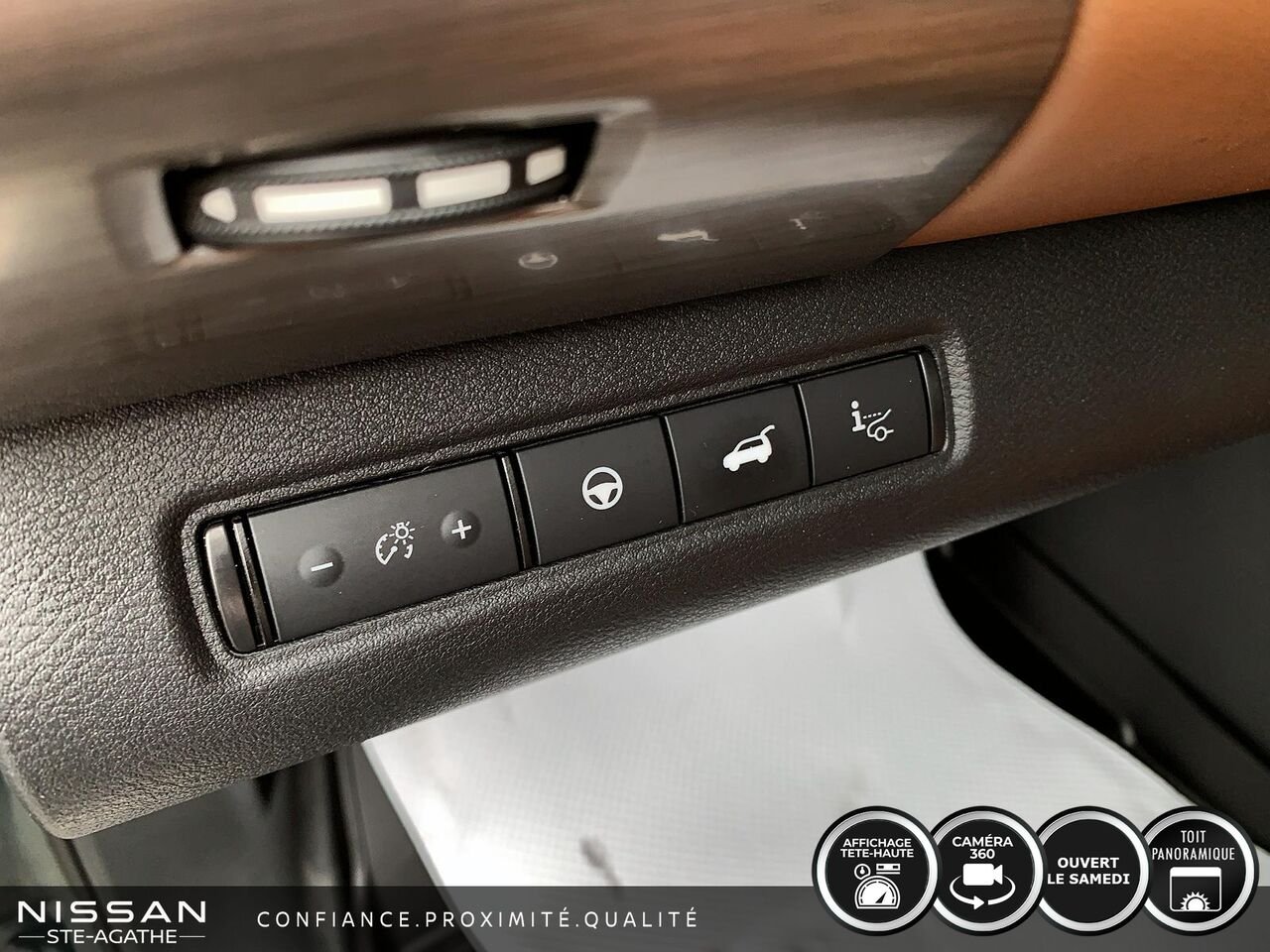 2023 Nissan Pathfinder Platinum | CUIR BRUN | TOIT PANORAMIQUE | TOWING PACKAGE | Green Saint-Jérôme - photo #16