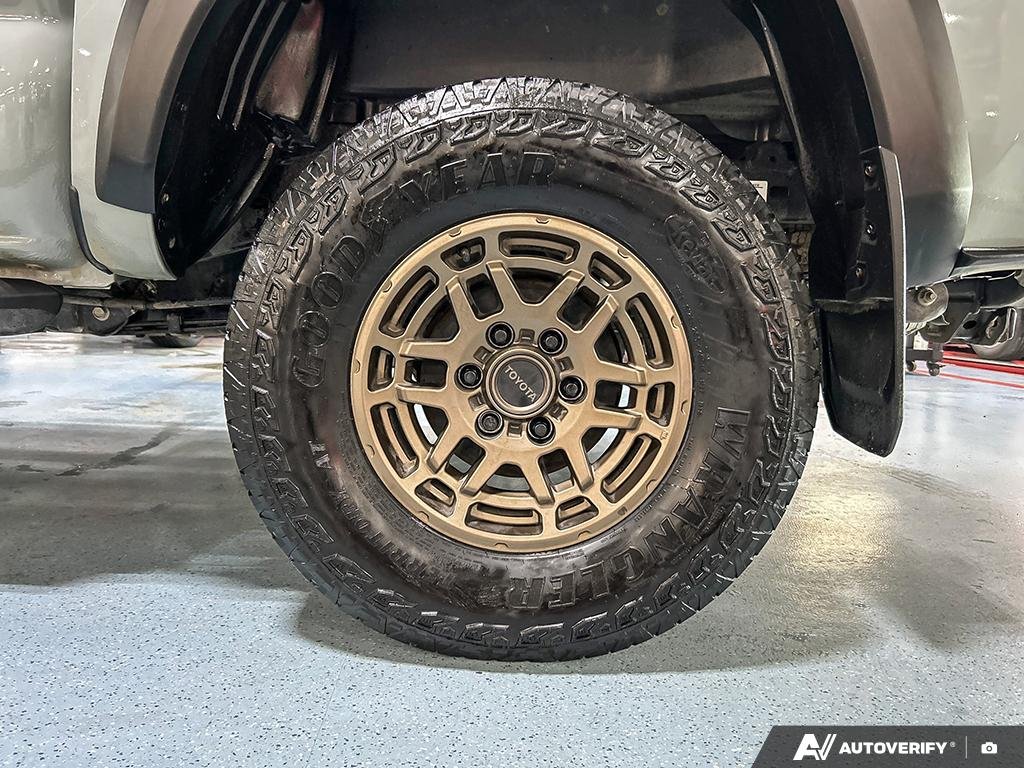 2023 Toyota Tacoma 2601843A | 4x4 Double Cab Auto SB gray Edmonton - photo #5