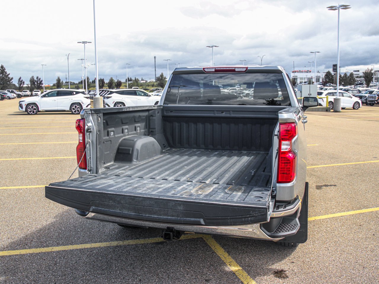2023 Chevrolet Silverado 1500 4WD Crew Cab 147 LT Grey Sherwood Park - photo #7