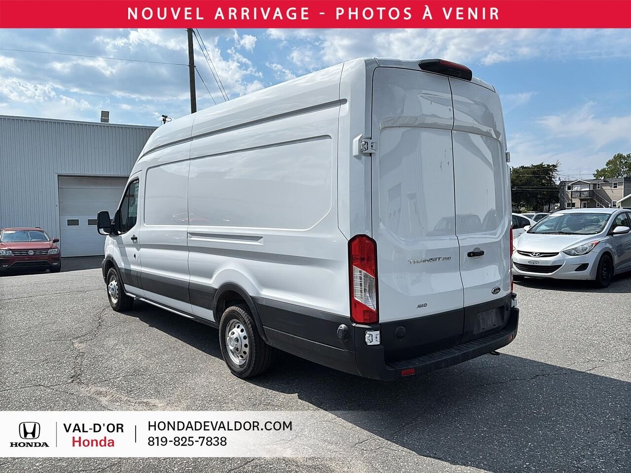 2025 Ford Transit fourgon utilitaire T-250 EL TI toit surélevé 148 po PNBV de 9 070 lb White Val-d'Or - photo #3