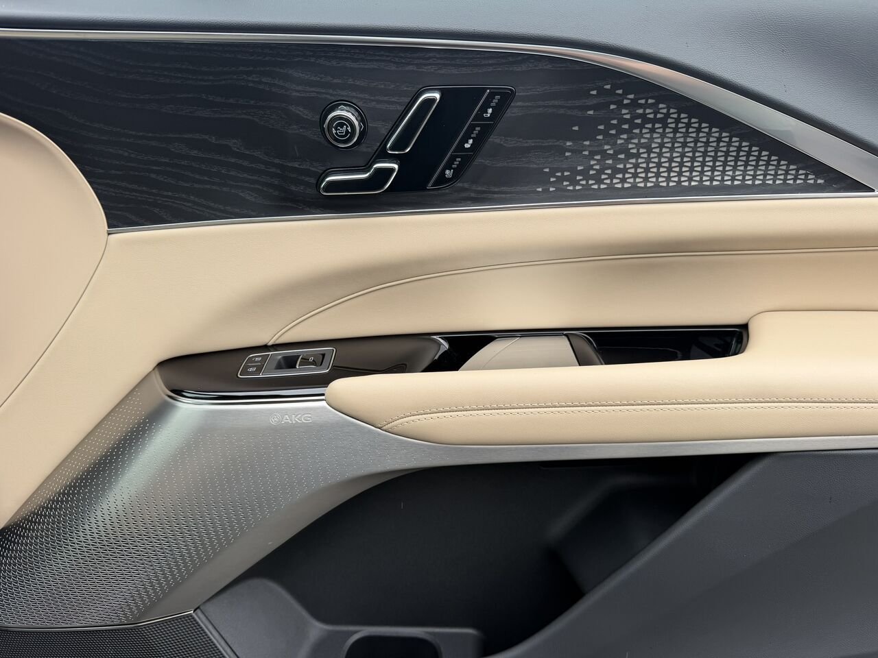 2024 Cadillac LYRIQ SPORT AWD NIVEAU 3 NAPPA FINANCEMENTÀ PARTIR 0.99% Green Laval - photo #20