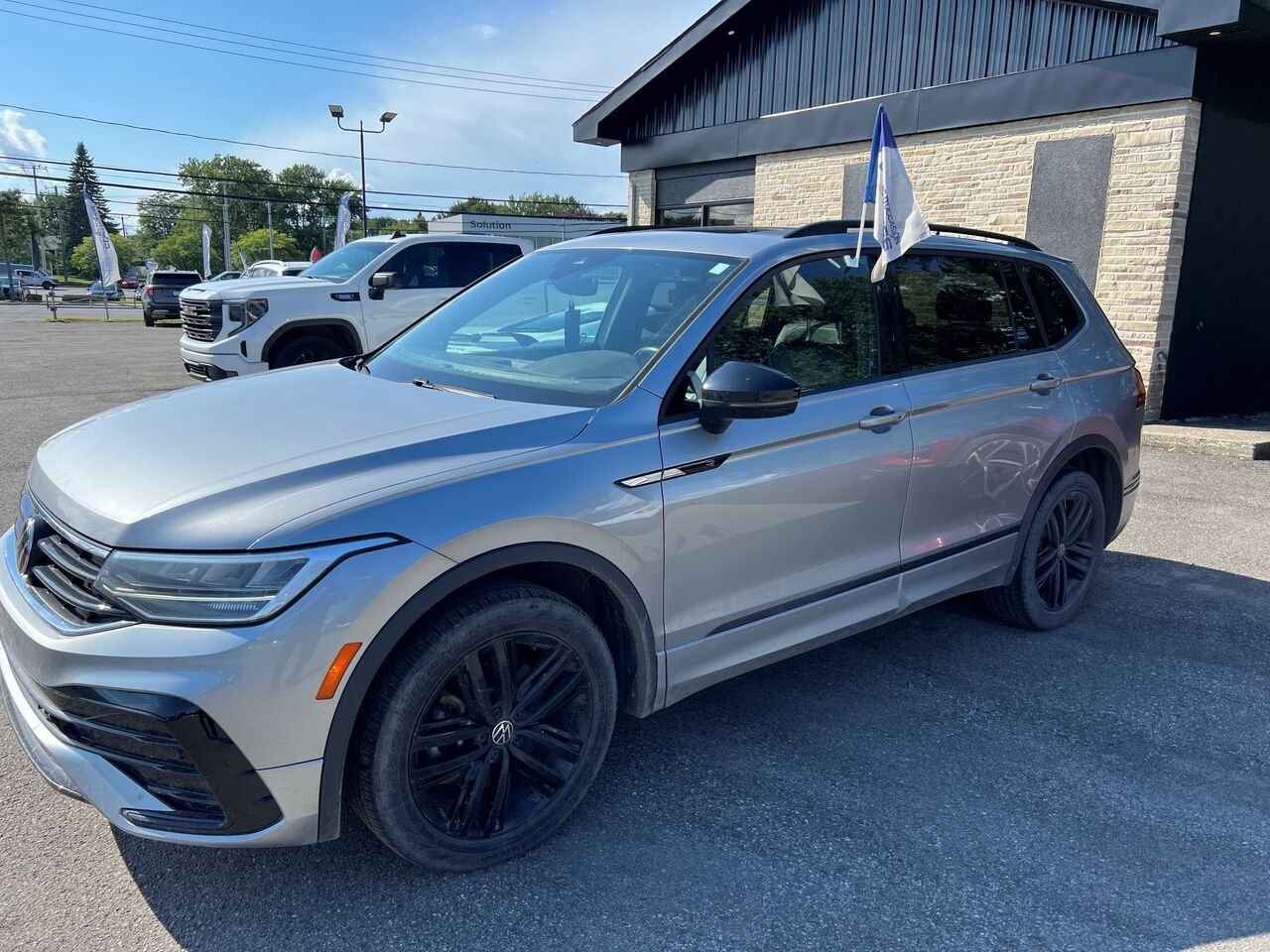 Volkswagen Tiguan Comfortline R-Line Black Edition 4MOTION 2022 Argent Châteauguay - photo #0