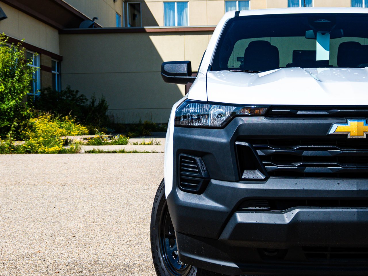 2024 Chevrolet Colorado 4WD Crew Cab WT White Sherwood Park - photo #5