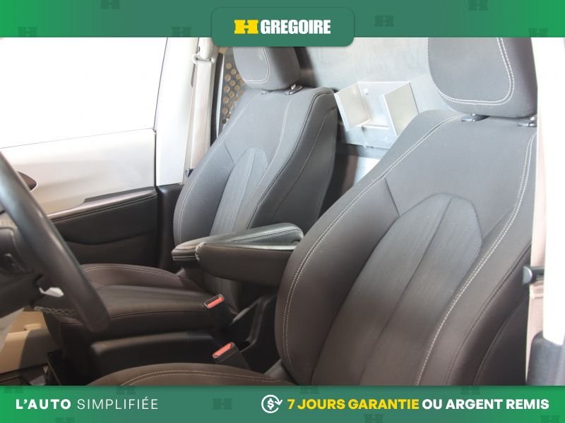 Chrysler Grand Caravan 821105 | SXT AUTO A/C MAGS CAM RECUL BLUETOOTH 2023 Blanc Laval - photo #19