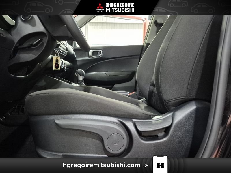 2023 Hyundai Venue Black Blainville - photo #14