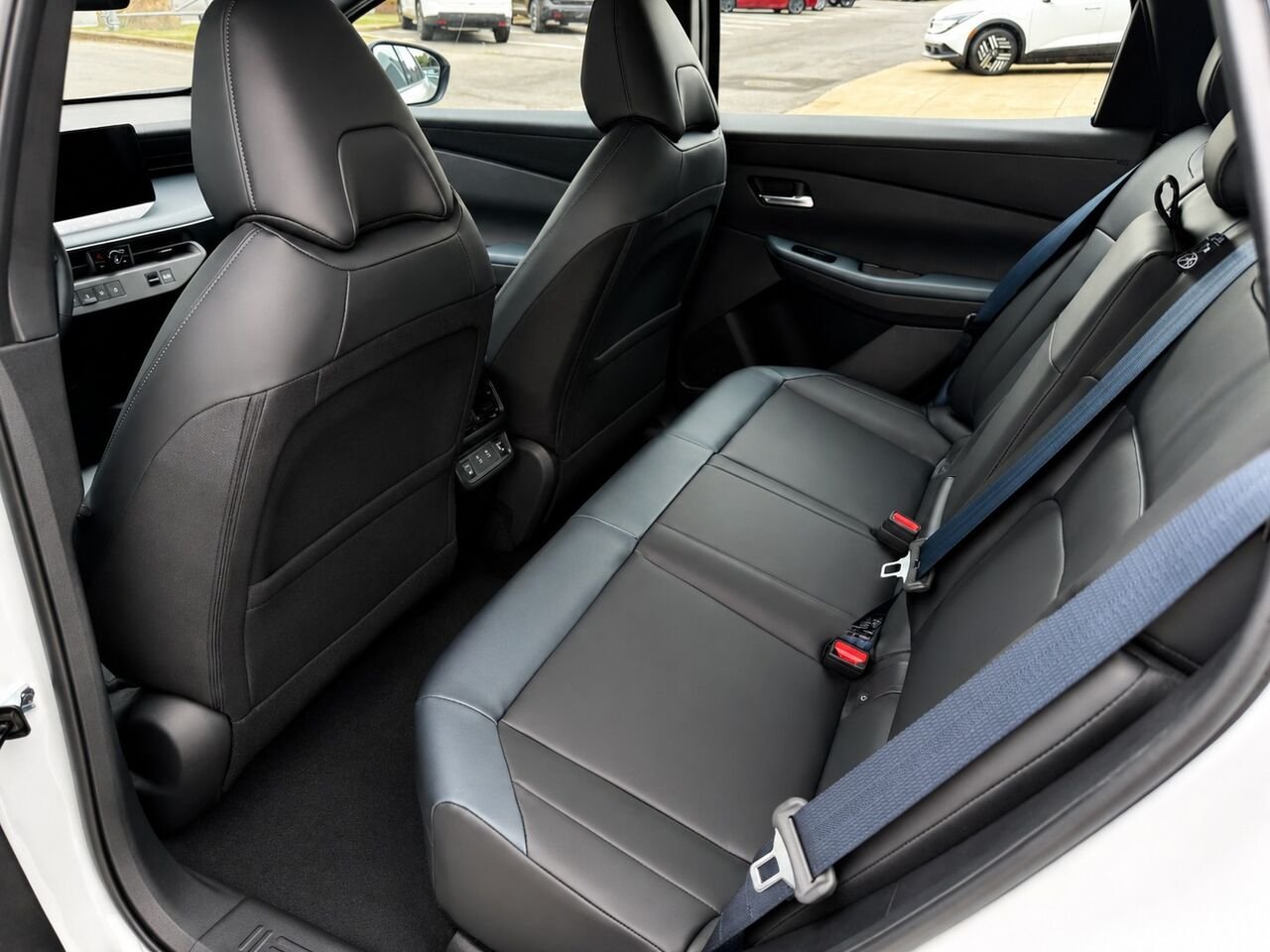 NISSAN LEAF LEAF SV+ 2026 Blanc Everest nacré triple couche/Noir Châteauguay - photo #14