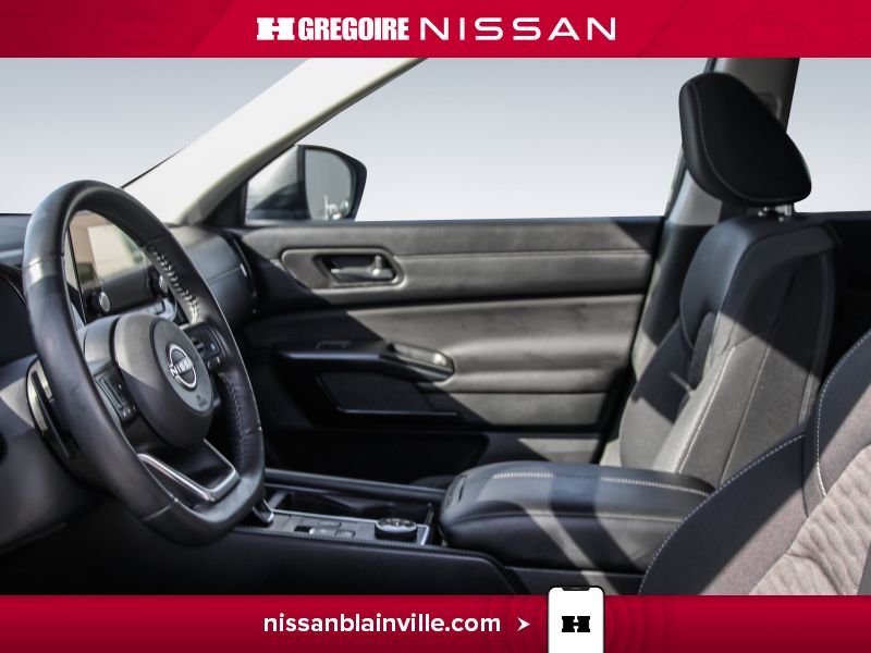 2024 Nissan Pathfinder Grey Laval - photo #11