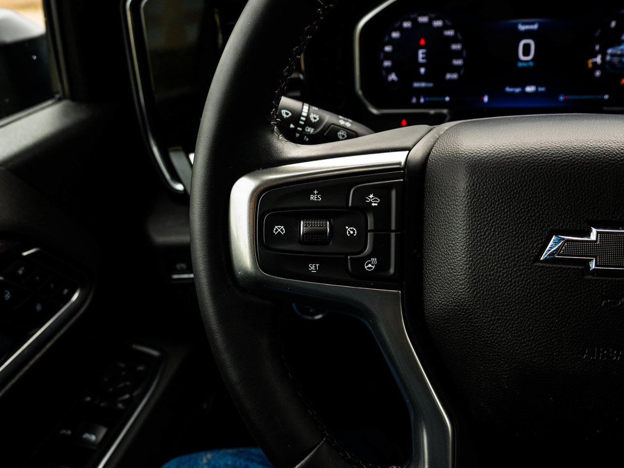 2026 Chevrolet Silverado 3500HD 4WD Crew Cab 159 LTZ Blue Sherwood Park - photo #22