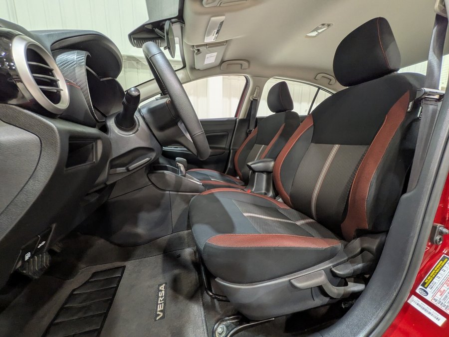 Nissan Versa SR CVT 2023 Rouge