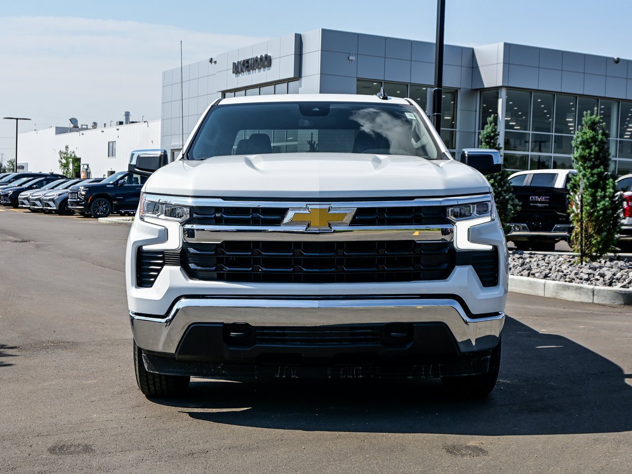 2025 Chevrolet Silverado 1500 4WD Crew Cab 147 LT White Sherwood Park - photo #2