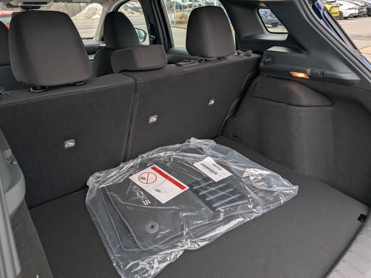 Nissan Kicks KICKS S 2026 Bleu foncé nacré Châteauguay - photo #8