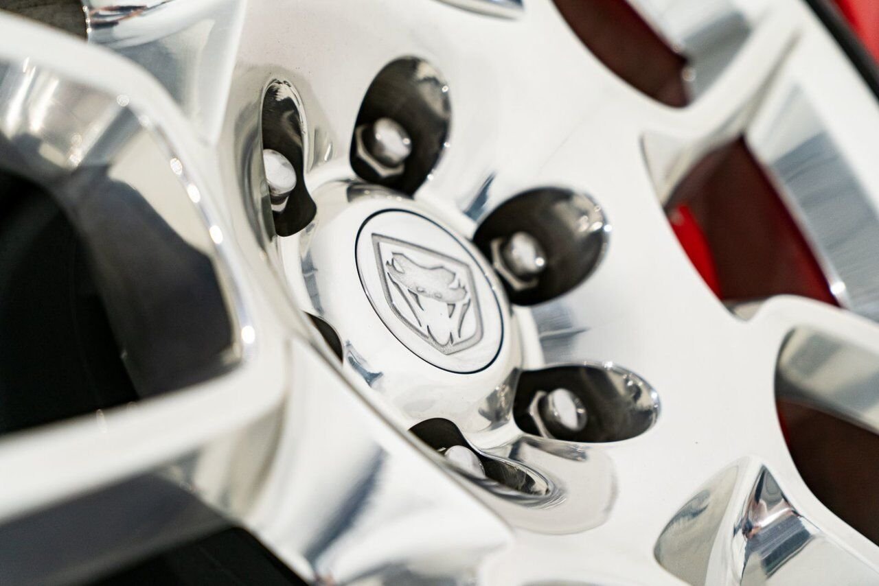 Dodge Viper Clean Title With Only 2,063 km (1,282 Miles) From New 2008 Rouge Montréal - photo #2
