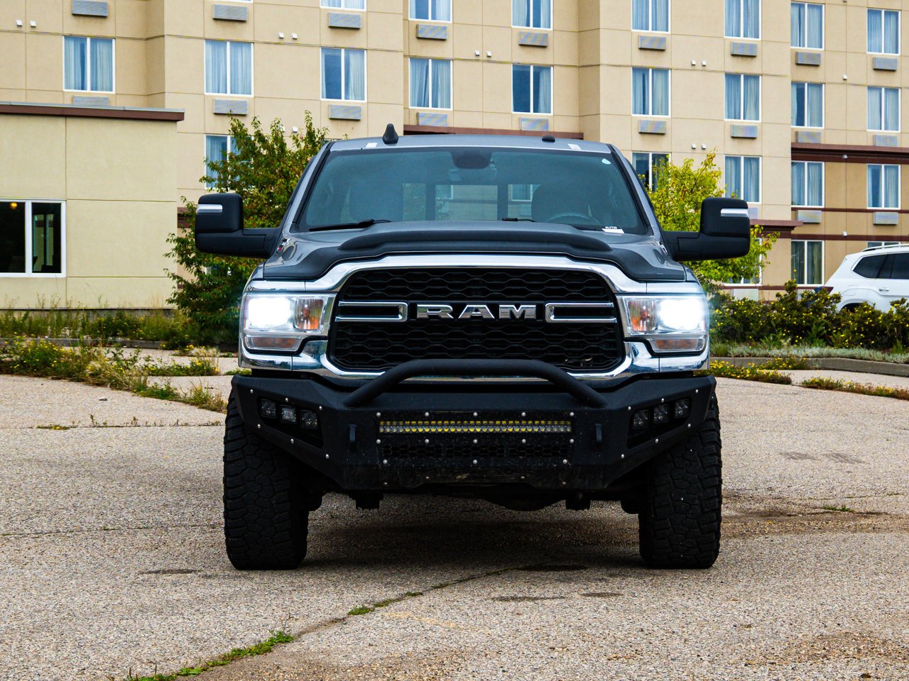 2023 Ram 3500 Tradesman 4x4 Crew Cab 8' Box Grey Sherwood Park - photo #2
