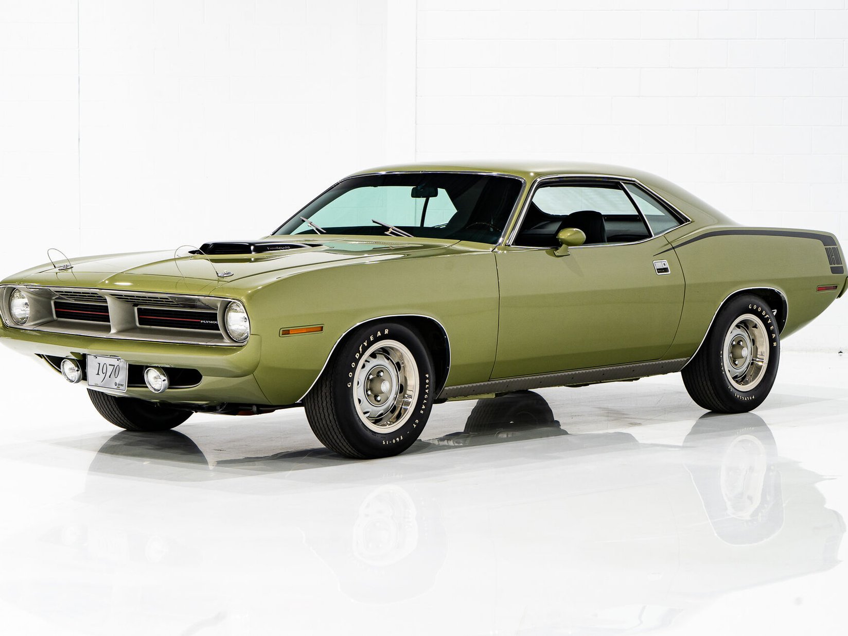 1970 Plymouth HEMI Cuda 1 de 3 Exemplaires Utilisés par la Division Course de Chrysler France **PRIX EN USD** Green Montreal - photo #0