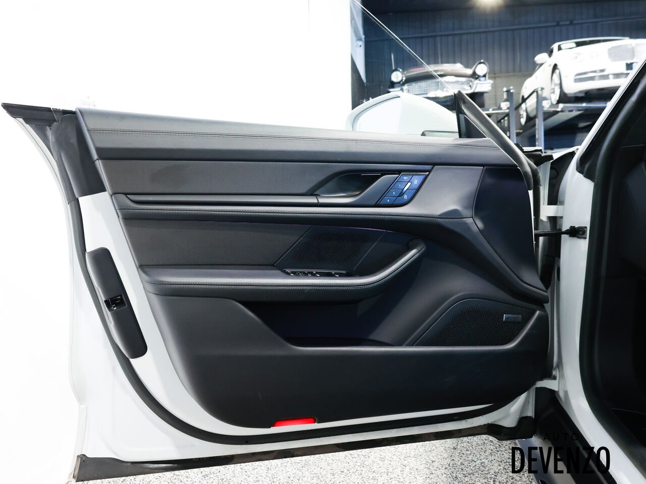 2023 Porsche Taycan White Saint-Eustache - photo #10