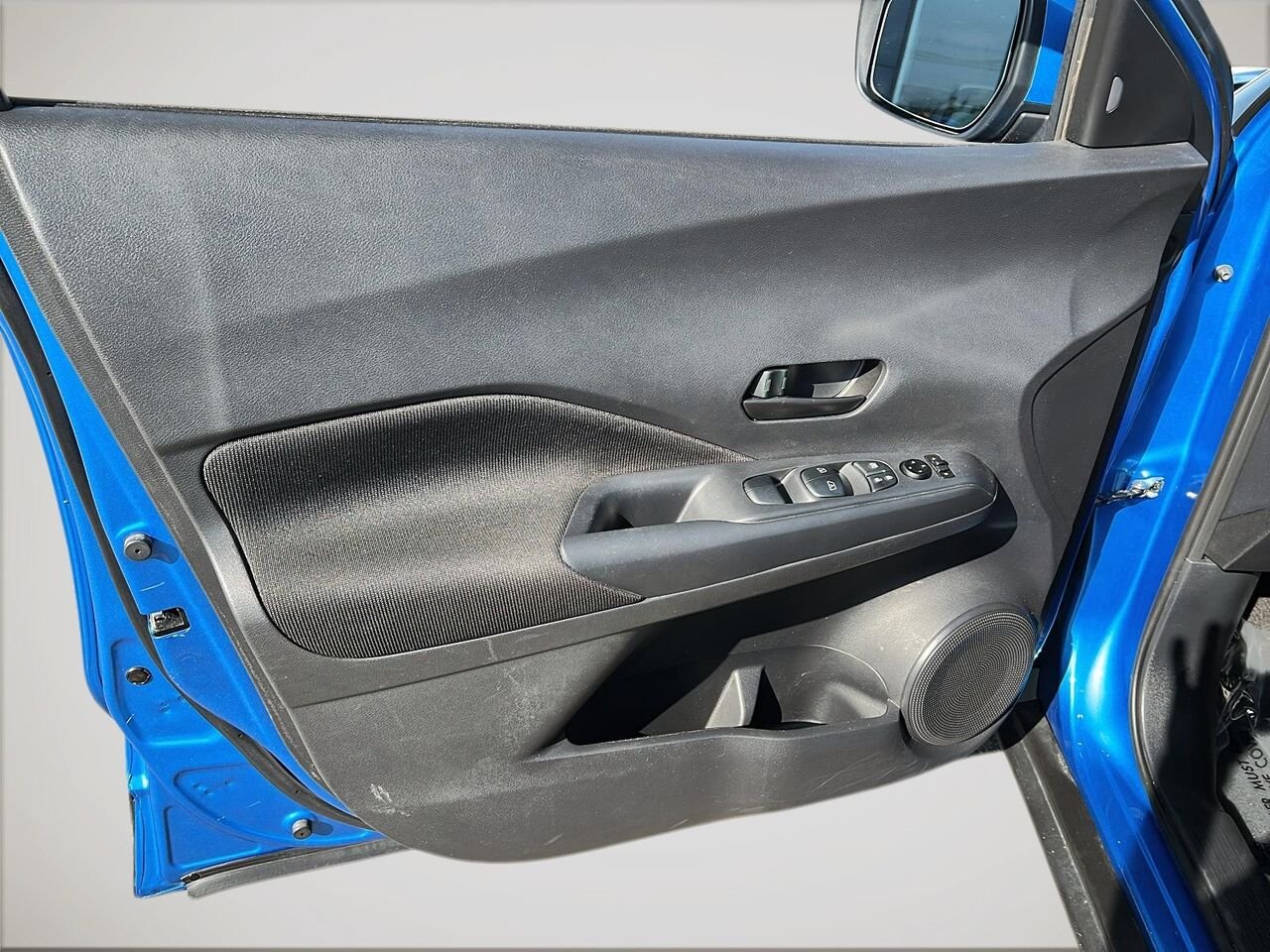 2024 Nissan Kicks S TA Blue Québec - photo #10