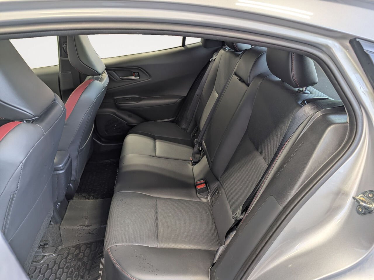 Toyota Prius Prime XSE/SIÈGES CHAUFFANTS/TOIT PANORAMIQUE FIXE/VOLANT CHAUFFANT/SIÈGES EN CUIR/AC 2025 Argent Incisif Sherbrooke - photo #7