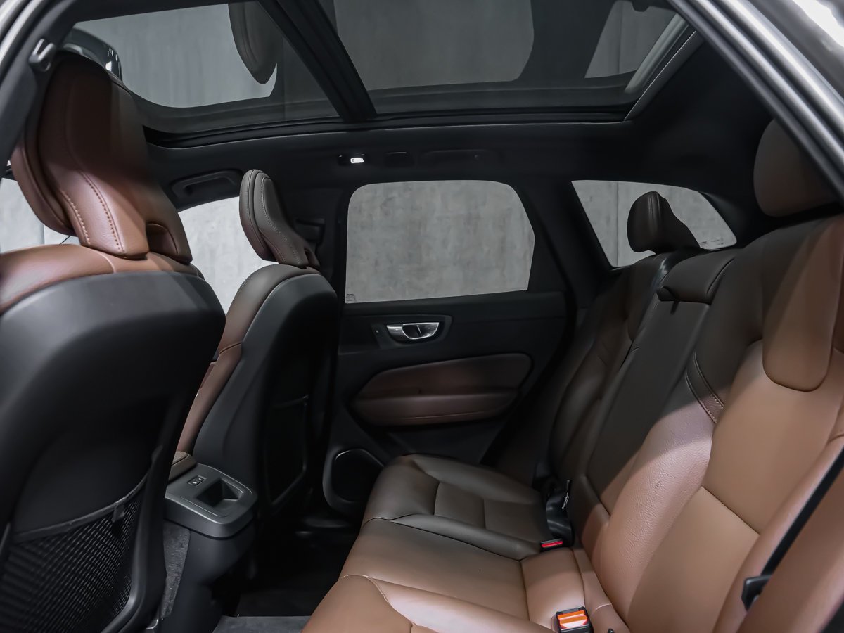 2024 Volvo XC60 B5 PLUS DARK CLIMATE Grey Montreal - photo #12
