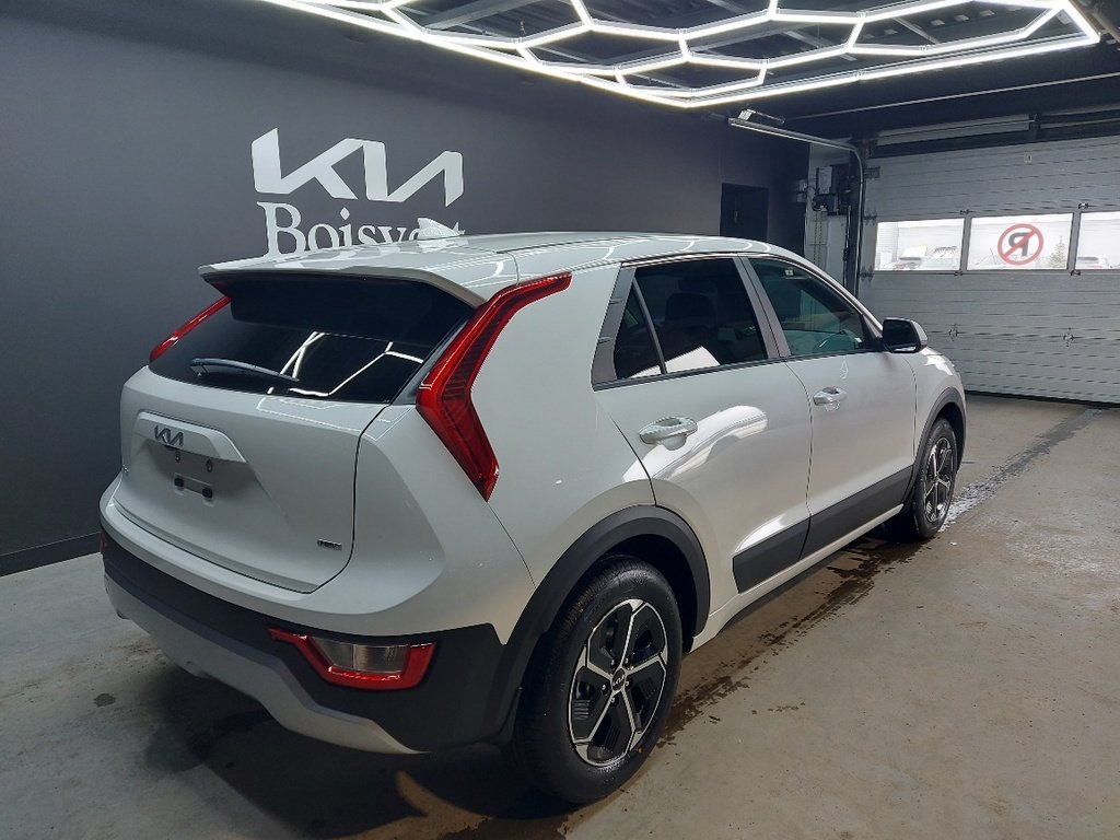 KIA Niro 2026 Blanc neige nacré Blainville - photo #3