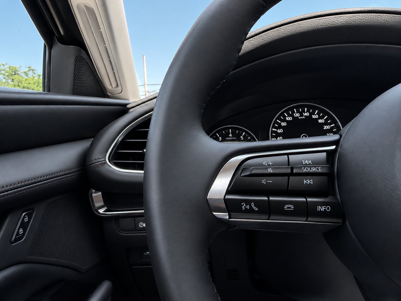 MAZDA Mazda3 GS GROUPE DE LUXE 2025 Gris mécanique métallisé Châteauguay - photo #15
