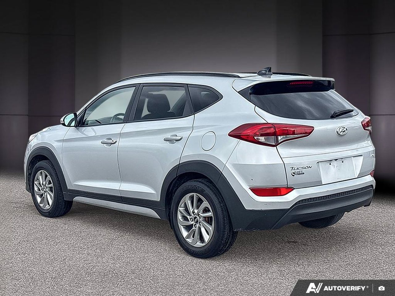 Hyundai Tucson KM8J3CA42JU790048 2018 Gris Mirabel - photo #2