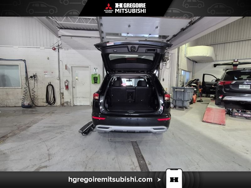 2023 Mitsubishi Outlander Plug-In Hybrid Black Saint-Eustache - photo #31