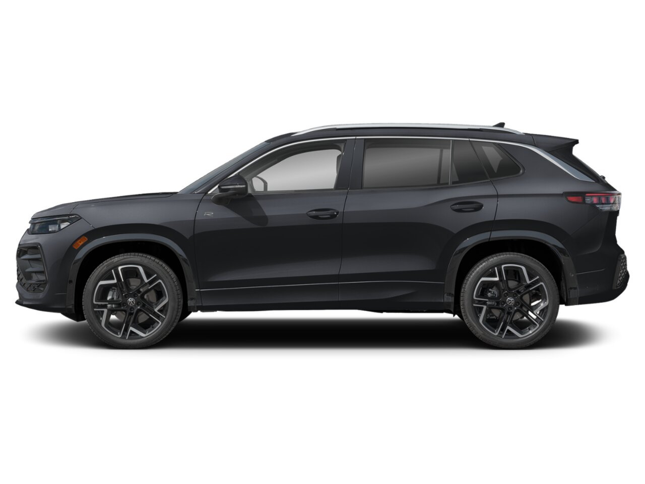 2026 Volkswagen Tiguan Deep Black Pearl Rouyn-Noranda - photo #2