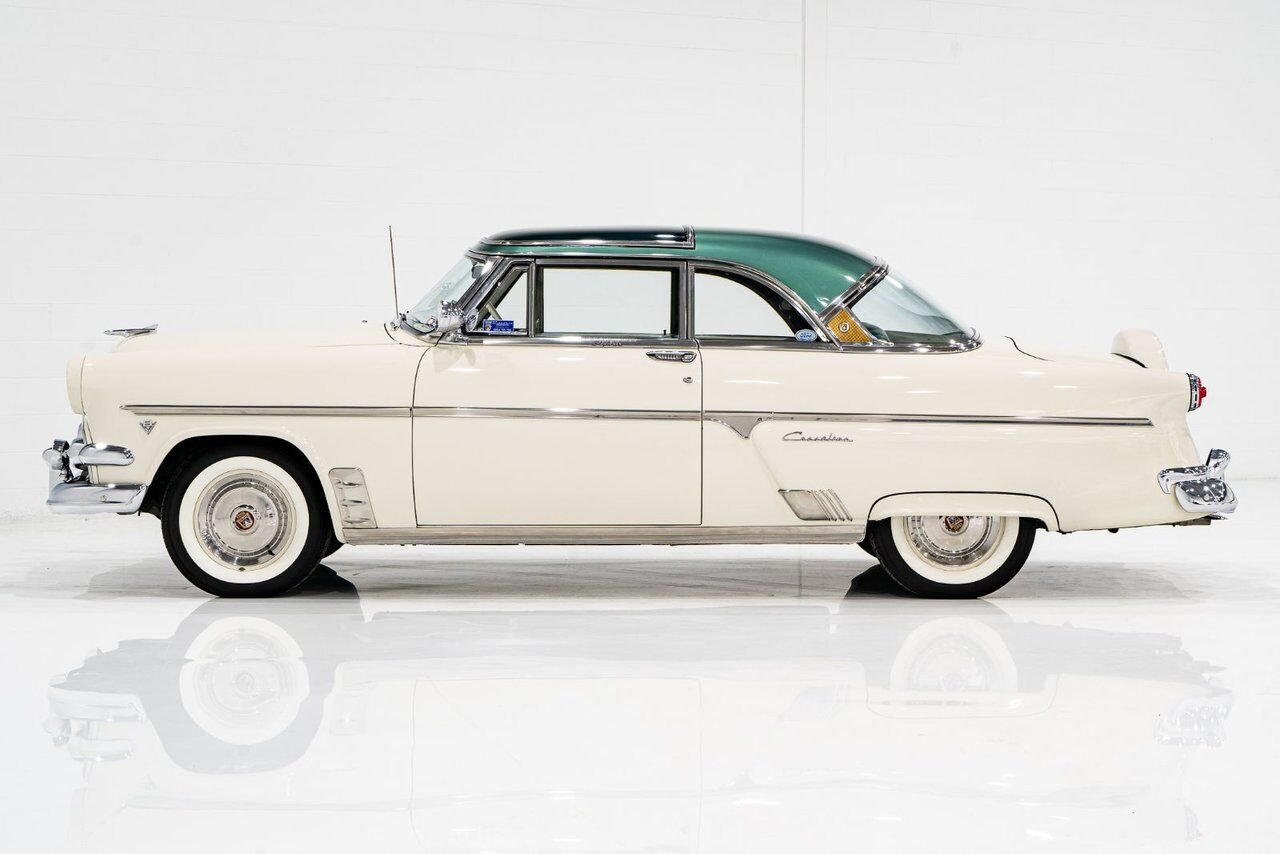 Ford Crestline Skyliner rare glass top long term ownership 1954 Blanc Montréal - photo #30
