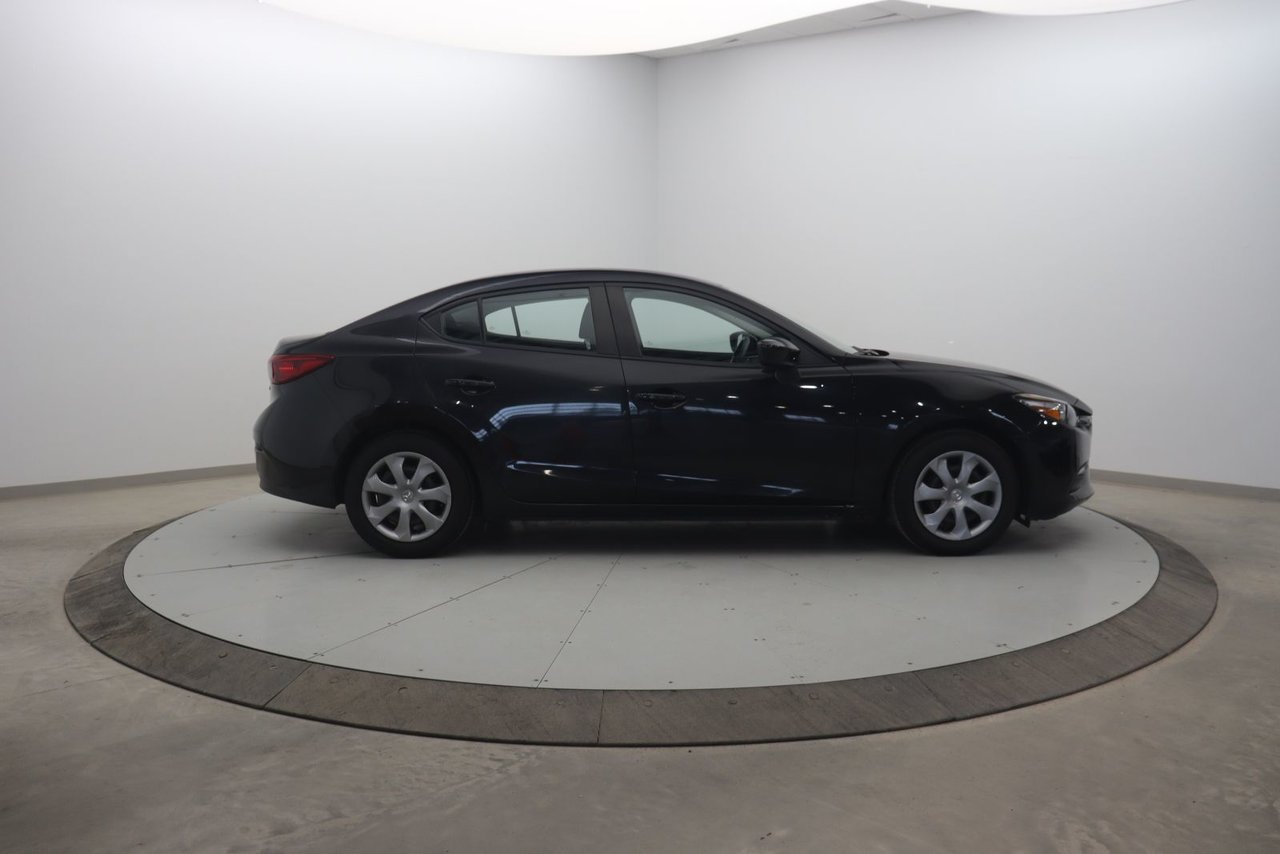 2018 Mazda Mazda3 VIN JM1BN1U79J1182462 Black Baie-Comeau - photo #2