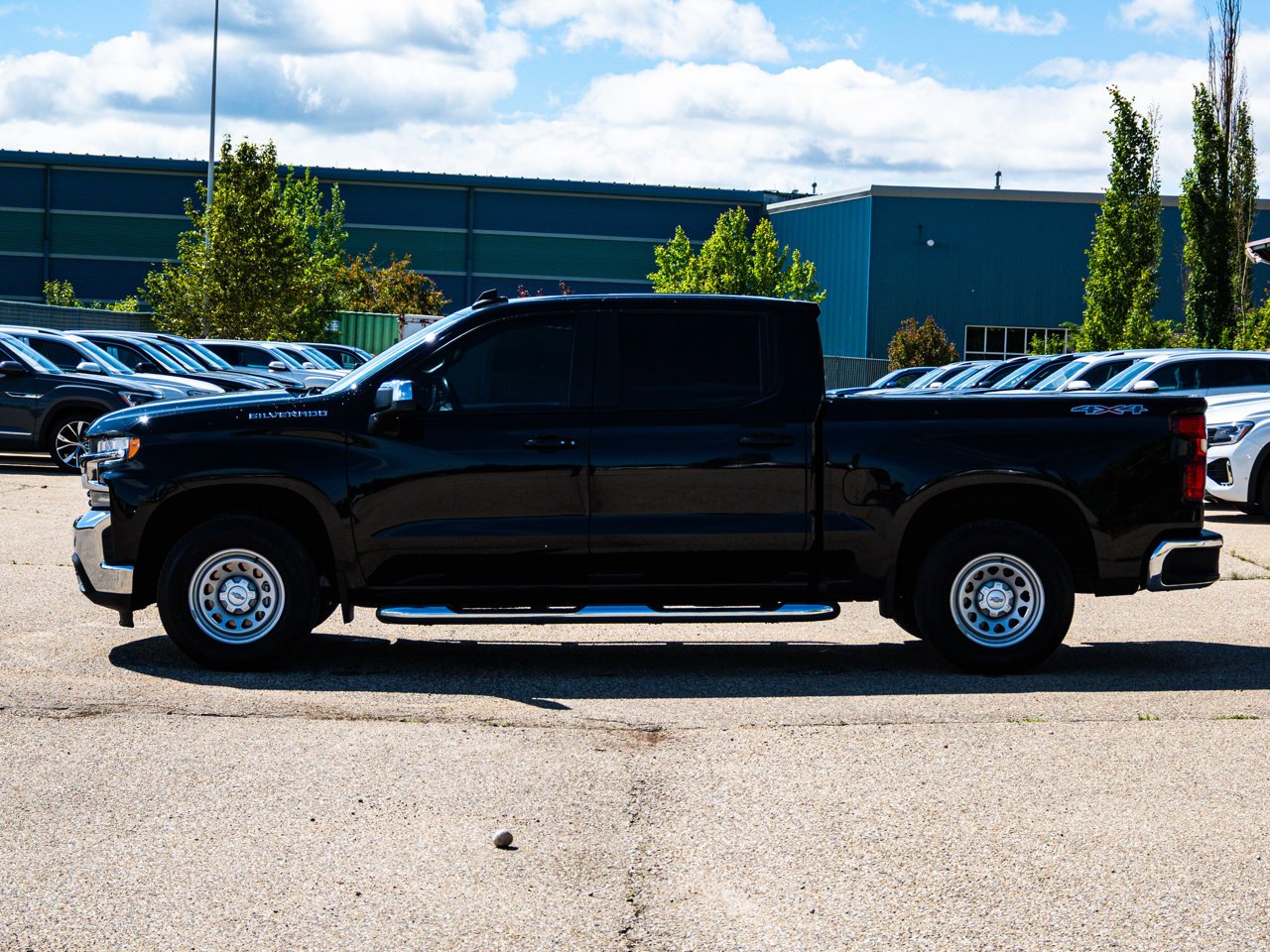 2022 Chevrolet Silverado 1500 LTD 4WD Crew Cab 147 LT Black Sherwood Park - photo #9