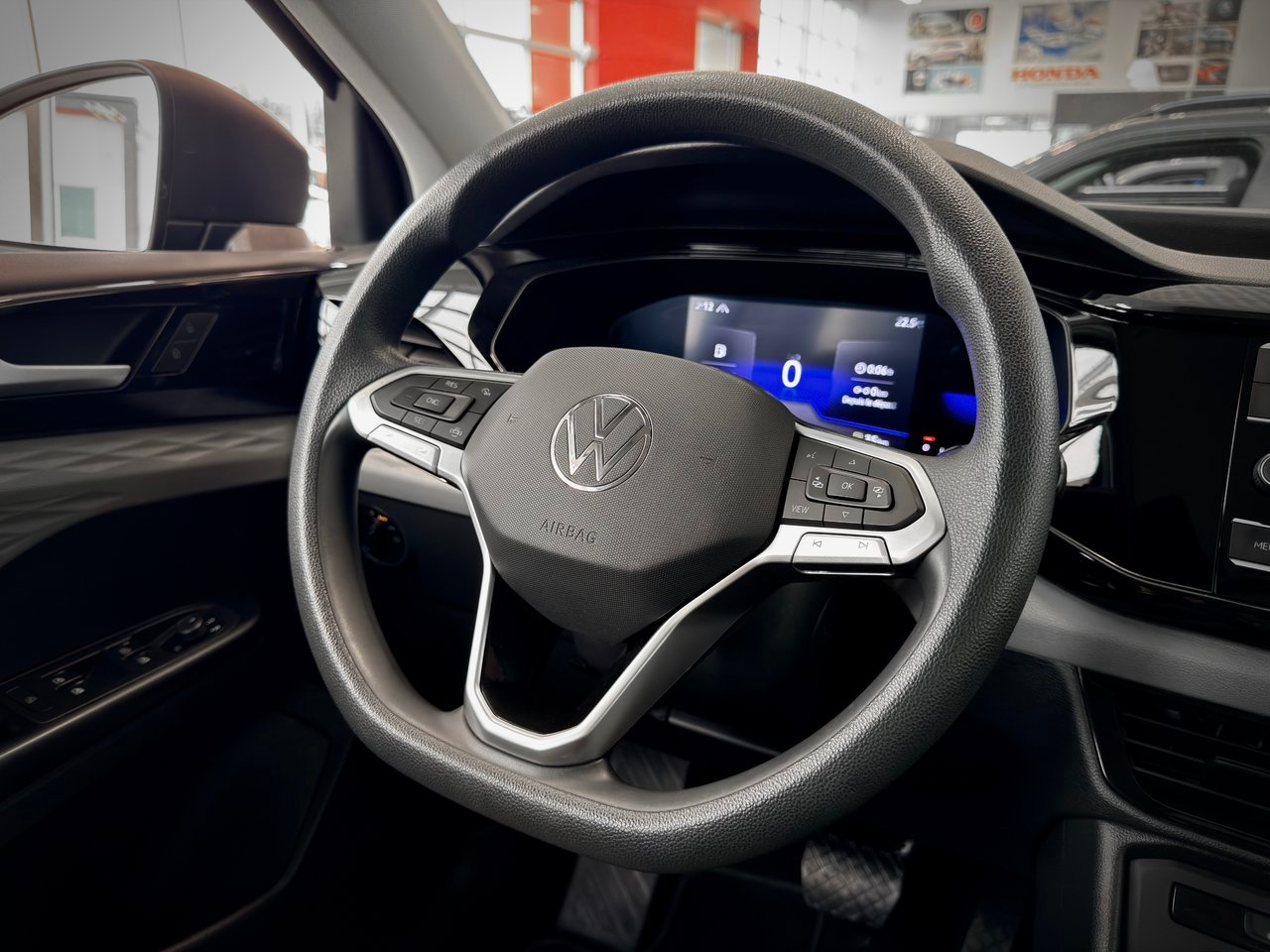2022 Volkswagen Taos Black Notre-Dame-des-Prairies - photo #20