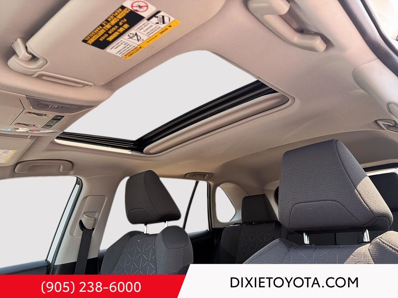 2021 Toyota RAV4 Hybrid XLE AWD / CLEAN CARFAX / HEATED SEATS / MOONROOF / ALLOY WHEELS / CARPLAY AND ANDROID AUTO White Mississauga - photo #10