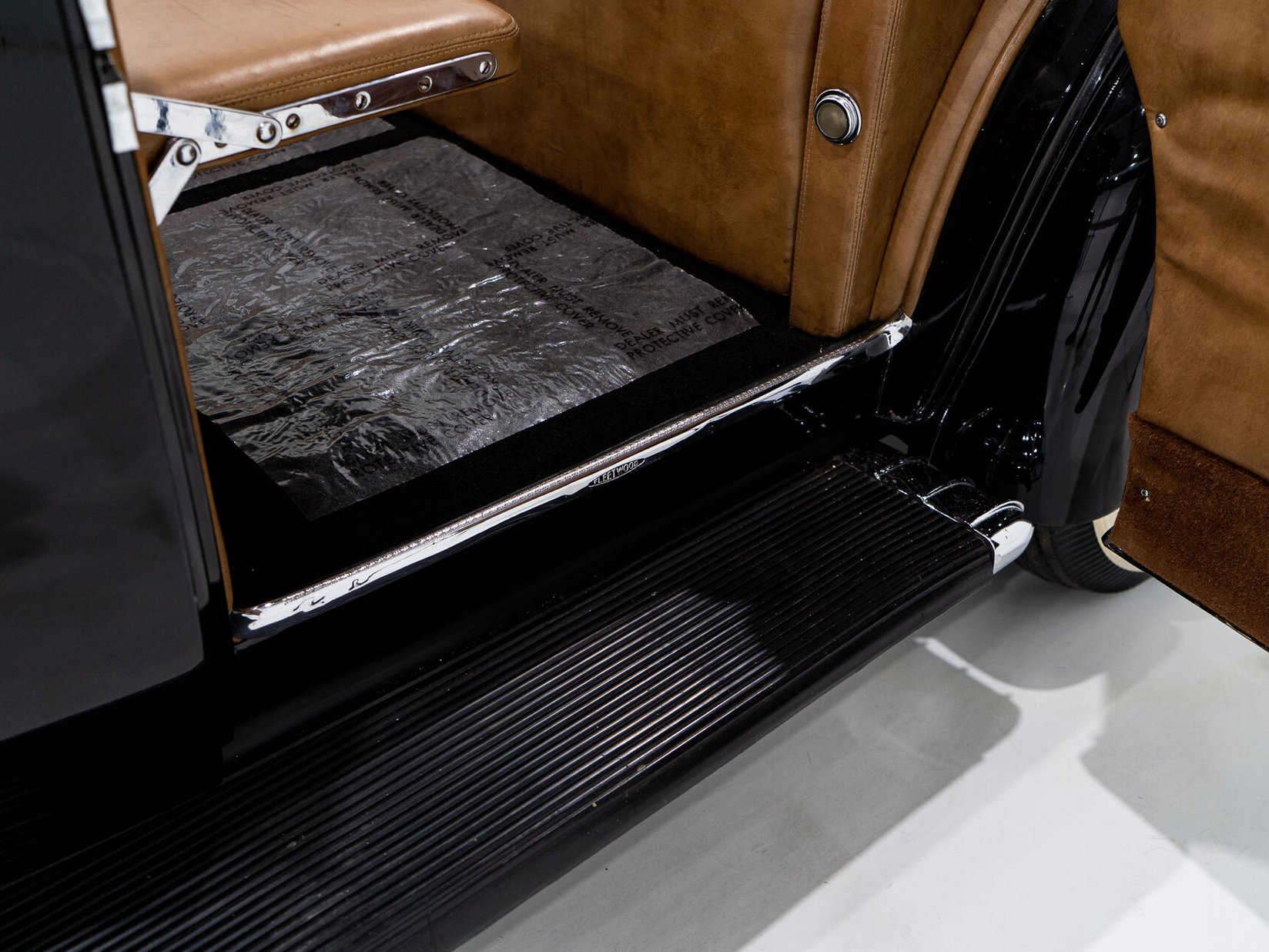 Cadillac Series 90 **PRICE IN USD**1 of 13 V16 1938 Noir Montréal - photo #57