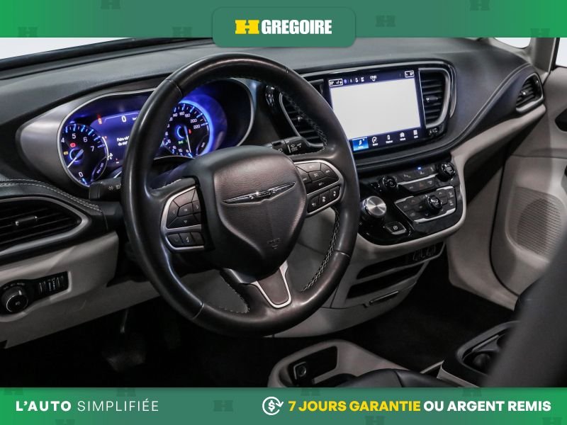 2023 Chrysler Pacifica Grey Laval - photo #13