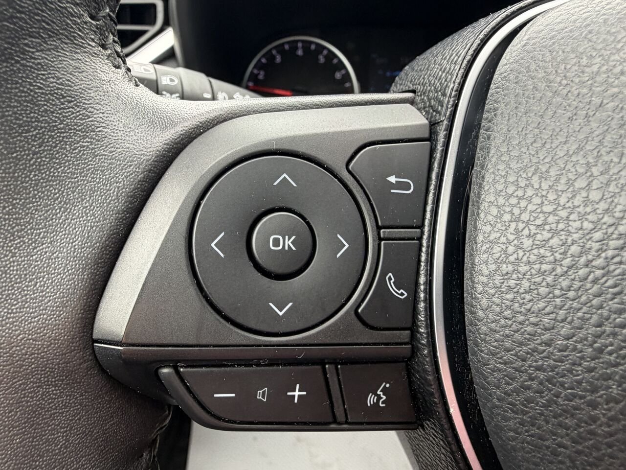 2020 Toyota RAV4 Blue Ste-Marie - photo #14