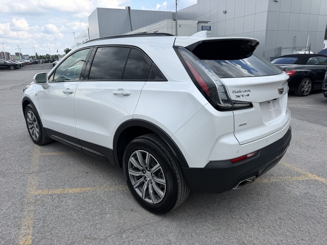 2020 Cadillac XT4 SPORT AWD White Laval - photo #11